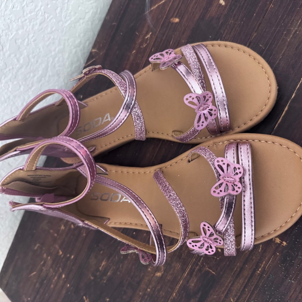 GIRLS BUTTERFLY METALLIC SANDALS